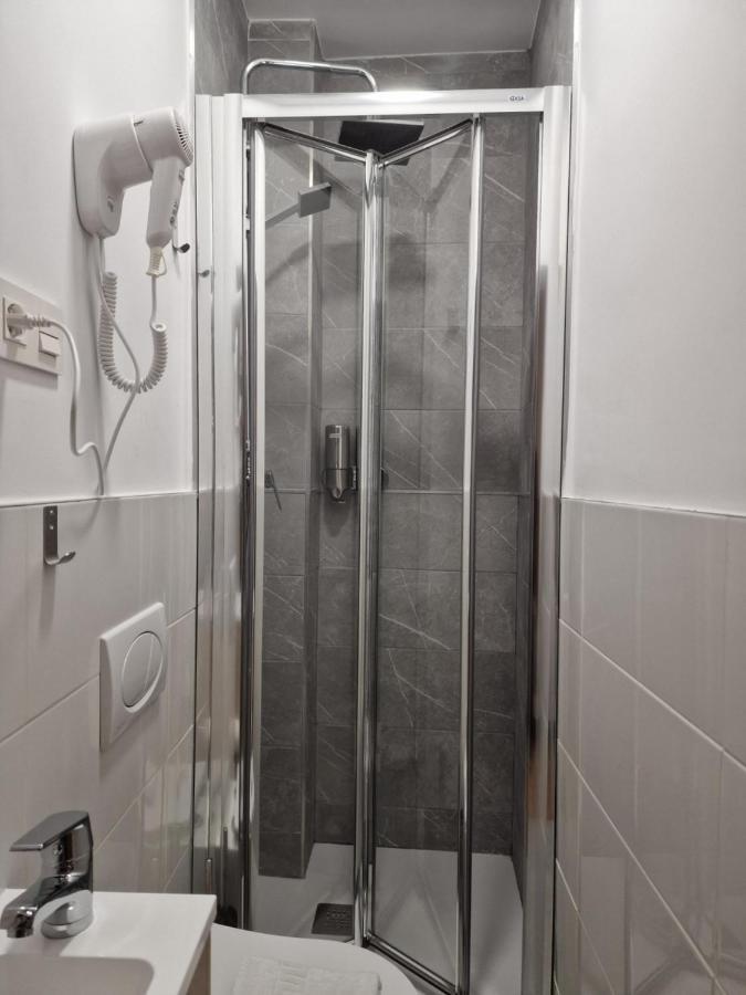 Hostal Esparteros Madrid Kültér fotó