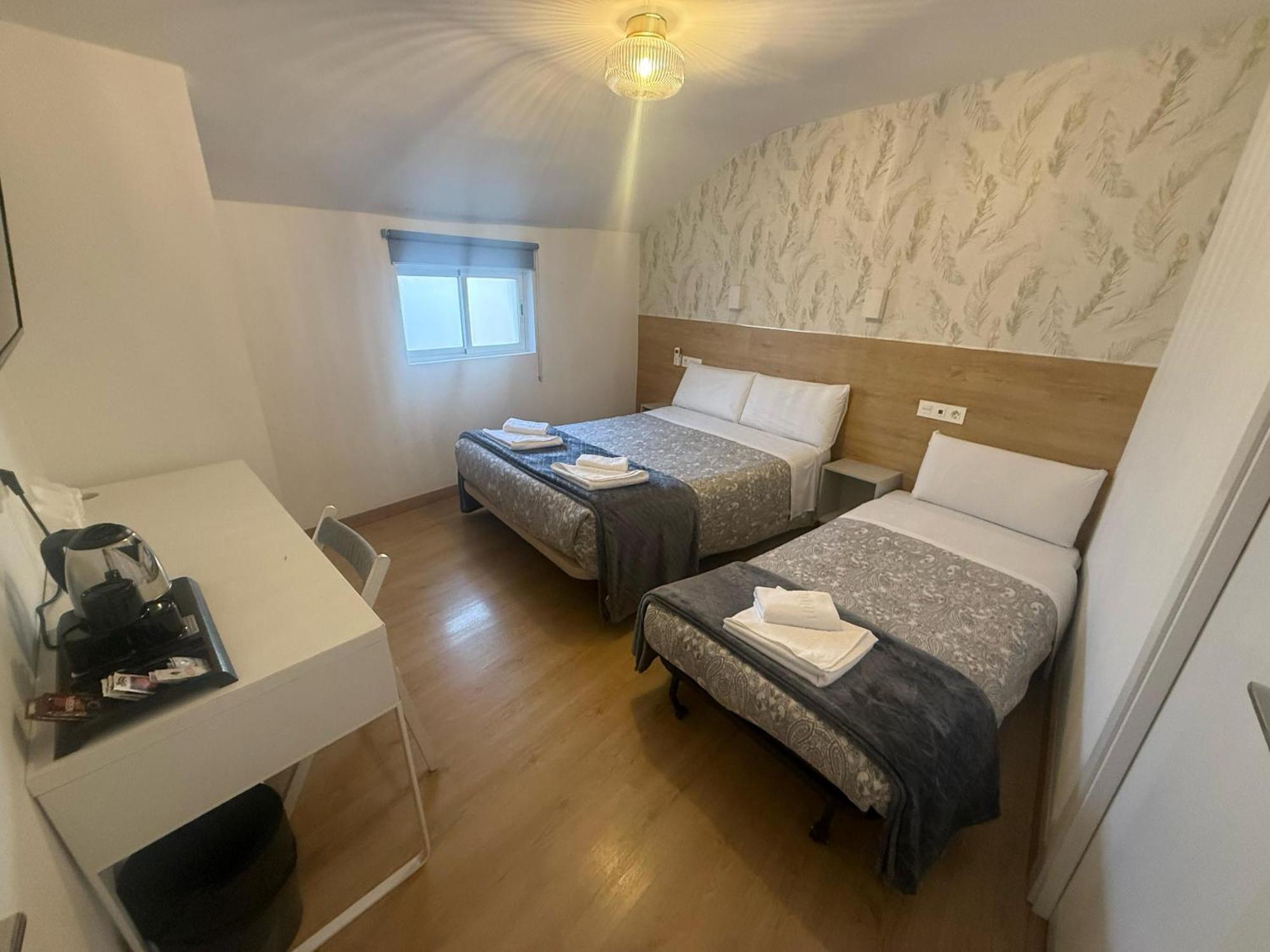 Hostal Esparteros Madrid Kültér fotó